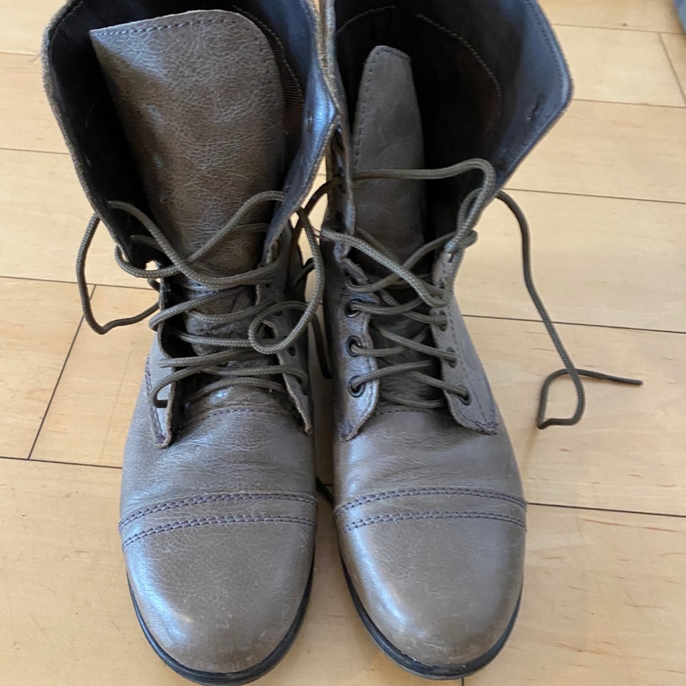 Steve Madden boots